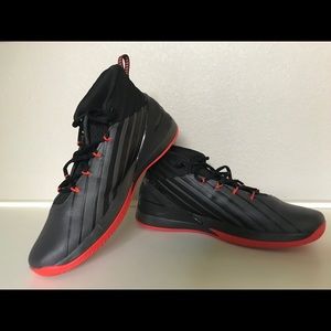Under Armour Men’s Lockdown 3 Basketball Shoes